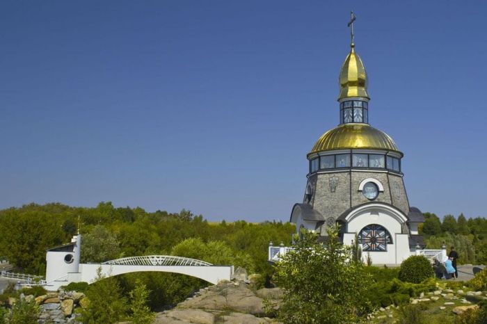Храмы Киевской области в селе Буки Храмы Киевской области в селе Буки