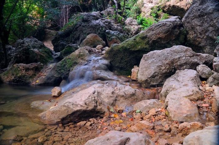 Красные пещеры Кизил коба и водопад Cу-Учхан