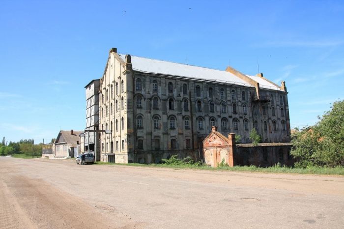 Садиби Терещенків, лелеки, сонце і монастир босих кармелітів Садиби Терещенків, лелеки, сонце і монастир босих кармелітів