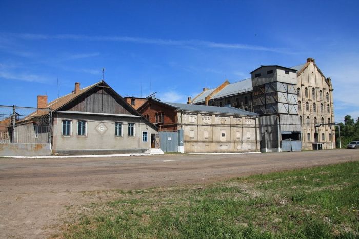 Садиби Терещенків, лелеки, сонце і монастир босих кармелітів Садиби Терещенків, лелеки, сонце і монастир босих кармелітів