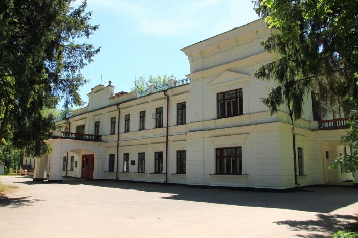 Садиби Терещенків, лелеки, сонце і монастир босих кармелітів Садиби Терещенків, лелеки, сонце і монастир босих кармелітів