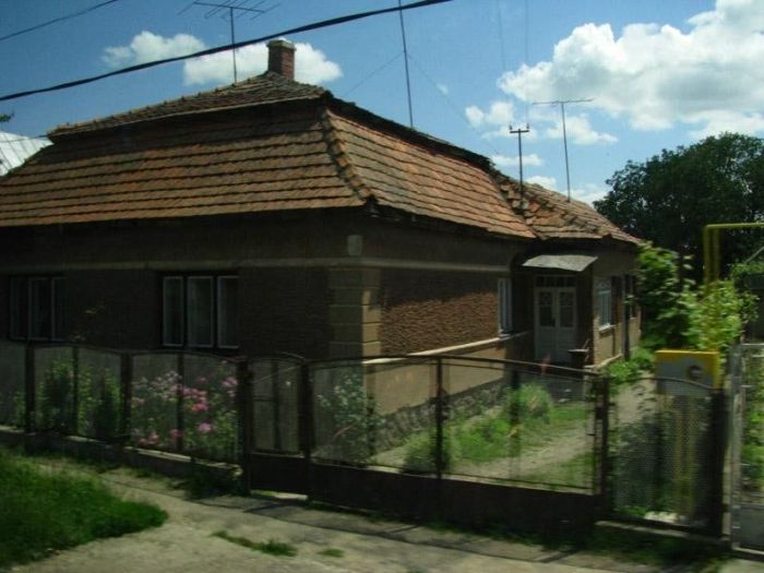 Угорське село Бене: персики, вино і палинка Угорське село Бене: персики, вино і палинка